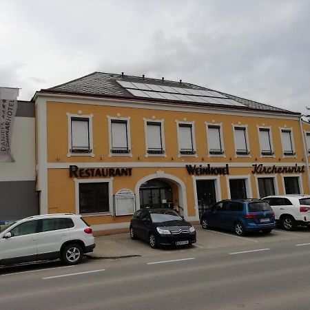 Weinhotel Kirchenwirt Gols Esterno foto