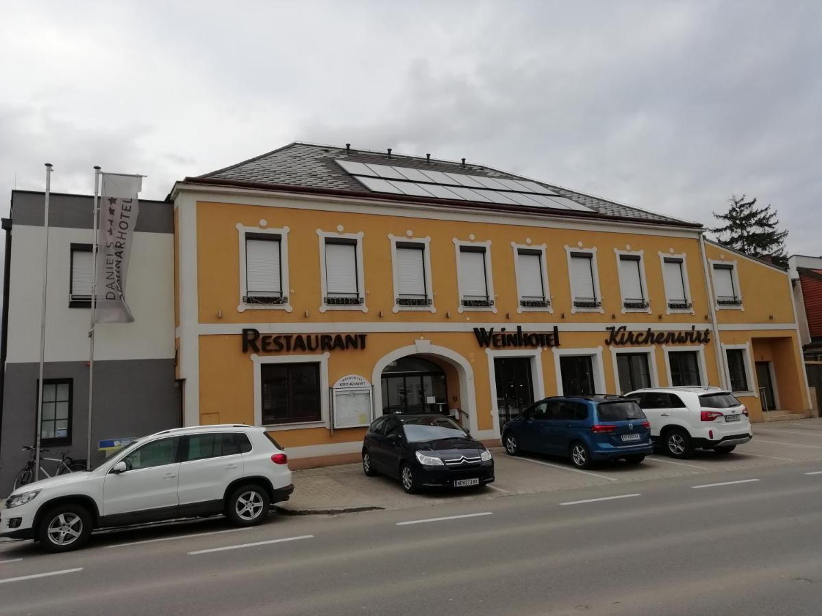 Weinhotel Kirchenwirt Gols Esterno foto