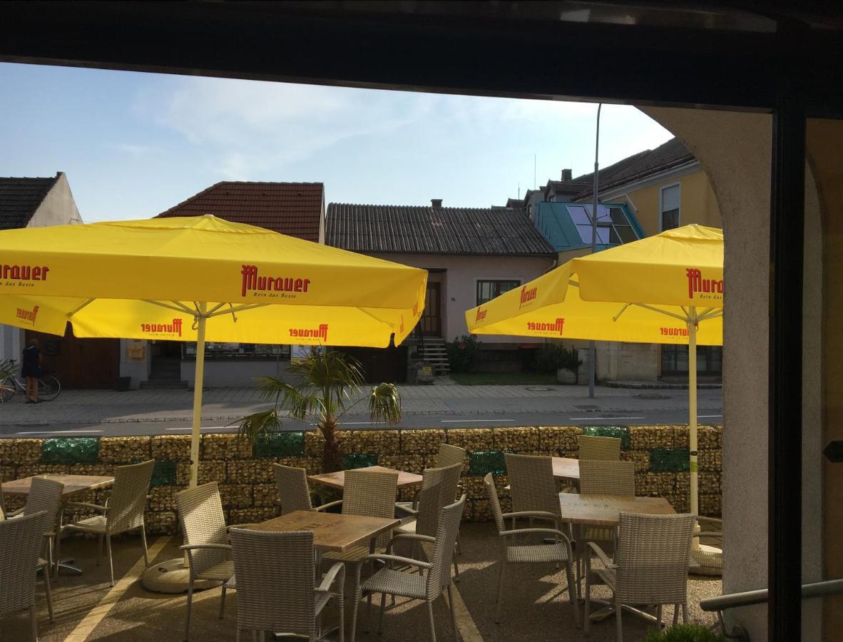Weinhotel Kirchenwirt Gols Esterno foto