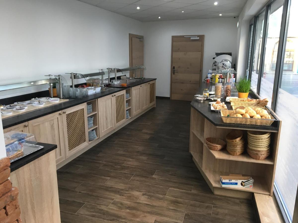Weinhotel Kirchenwirt Gols Esterno foto